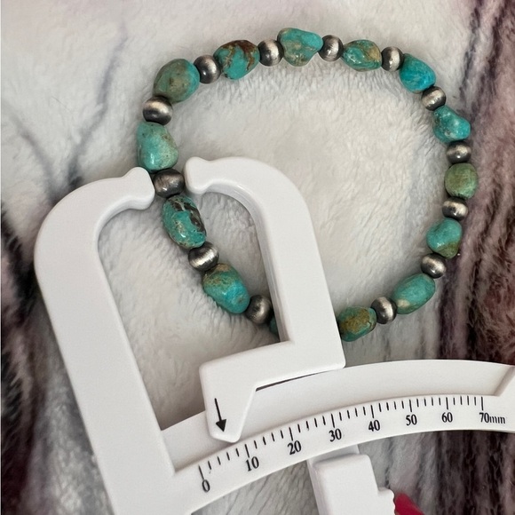 ❤️ 8mm Desert Pearl Turquoise Navajo Influenced Stretchy Bracelet for Stacking - Picture 5 of 15